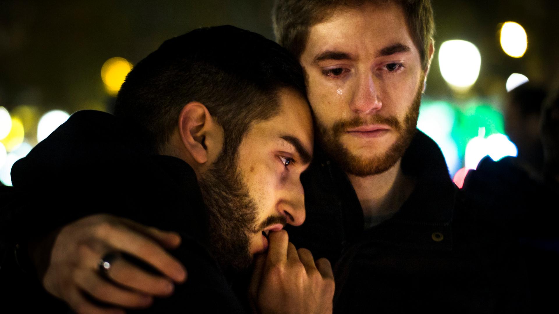 Hug A Stranger The hug from a stranger that helped me overcome my grief | Psyche Ideas