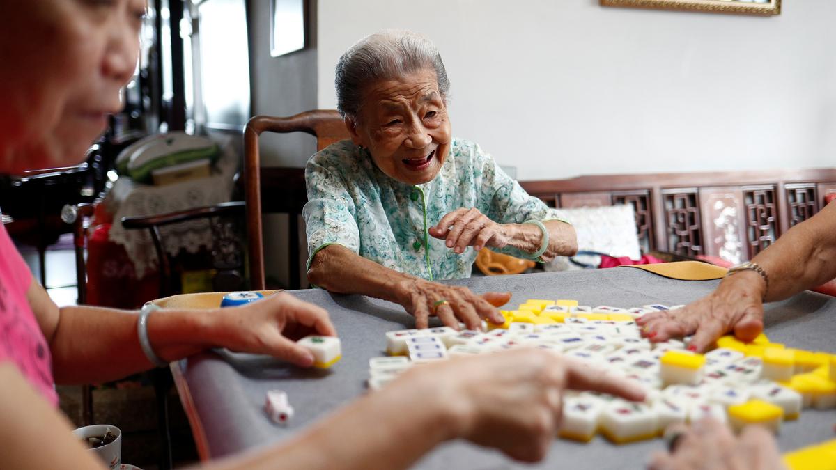 https://psyche.co/ideas/why-older-people-are-happier-and-what-we-can-learn-from-them social preview image
