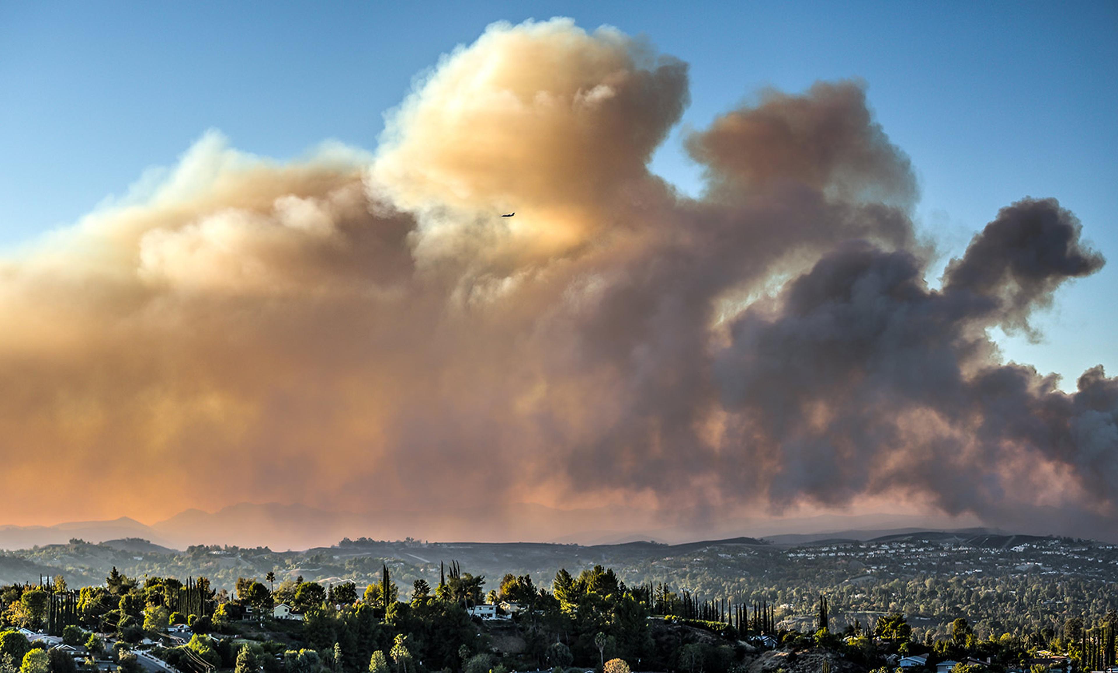 <p>The Woolsey Fire seen from Topanga Canyon in California. <em>Photo courtesy of Peter Buschmann/USDA/Flickr</em></p>