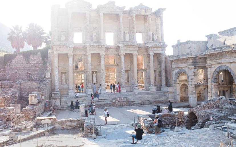 Rome’s libraries were shrines to knowledge – and imperial power | Aeon ...