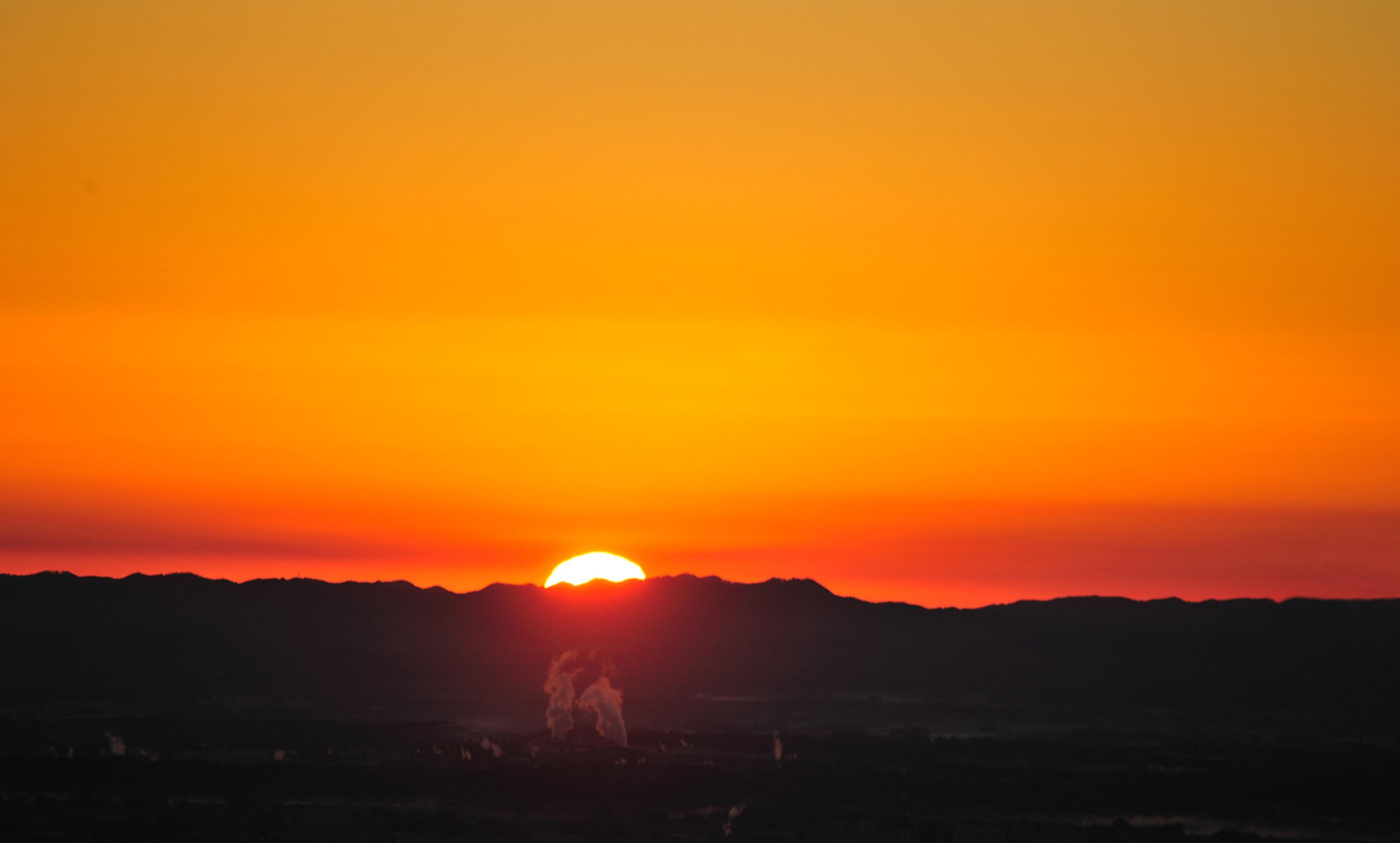 <p>Will it rise tomorrow? <em>Photo by Takahiro Fujita/Flickr</em></p>