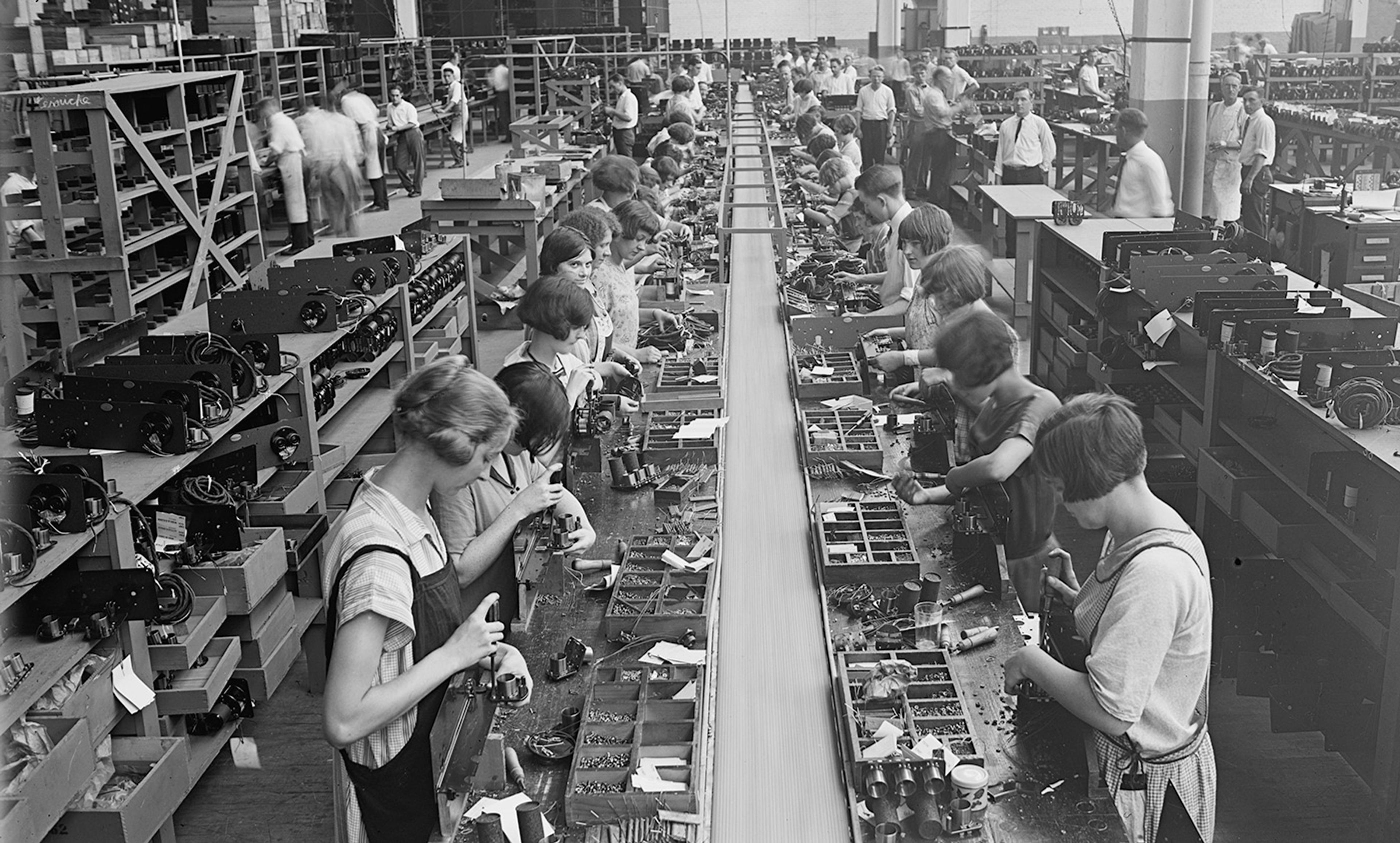 <p>Atwater Kent radio assembly line, Philadelphia, 1925. <em>Photo courtesy Library of Congress</em></p>