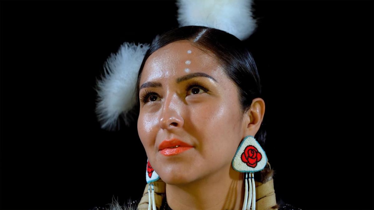 Ze danst nooit alleen