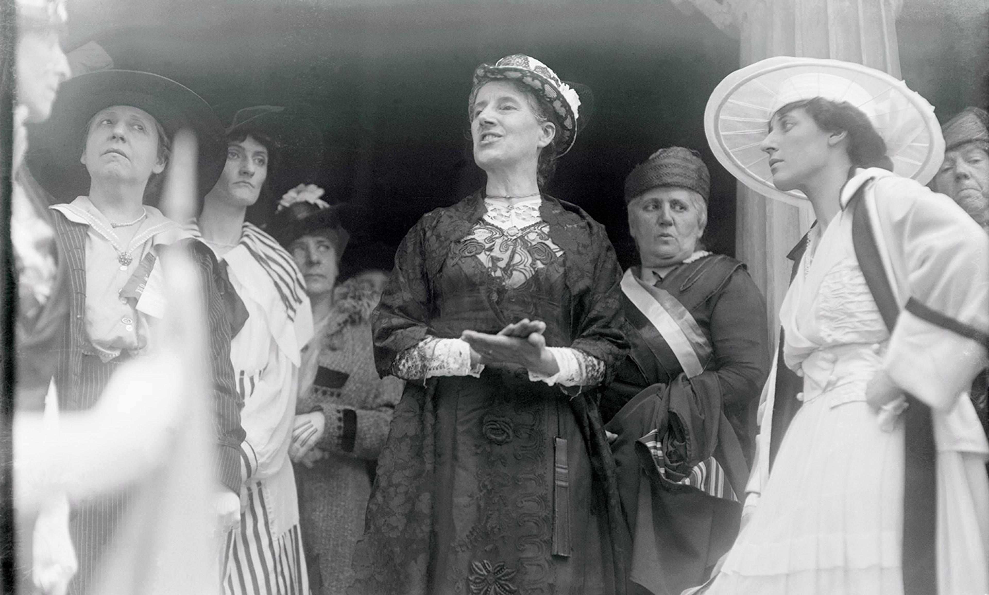 <p>Charlotte Perkins Gilman addressing members of the Federation of Women’s Clubs in 1916. <em>Photo by Getty </em></p>