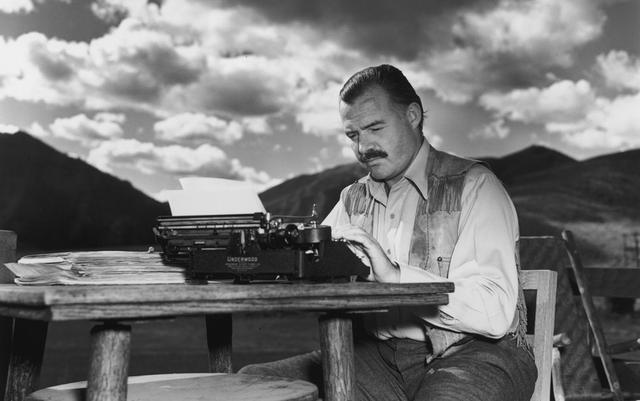 Hemingway-writing-outdoors image