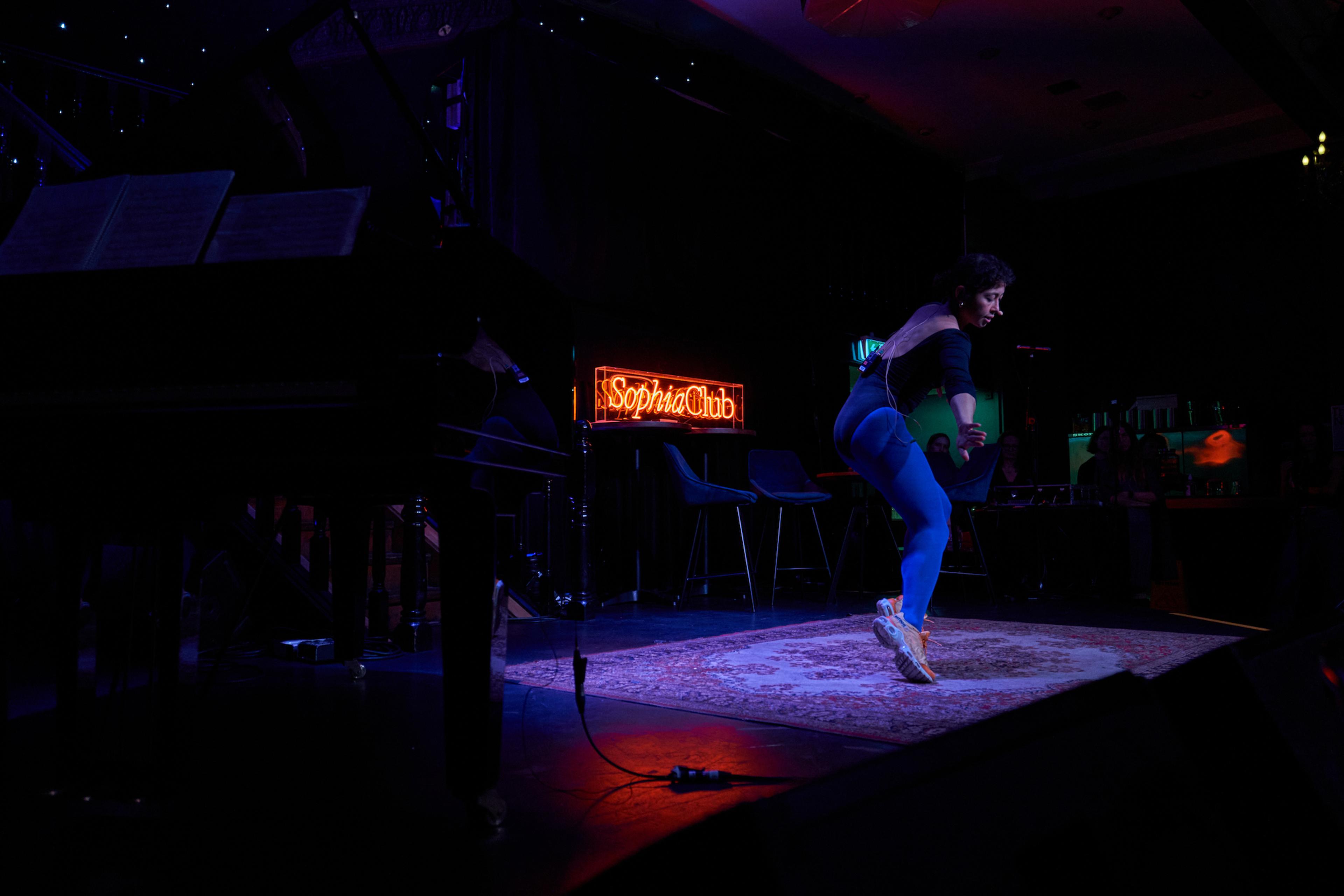 Lilian Steiner dancing on stage