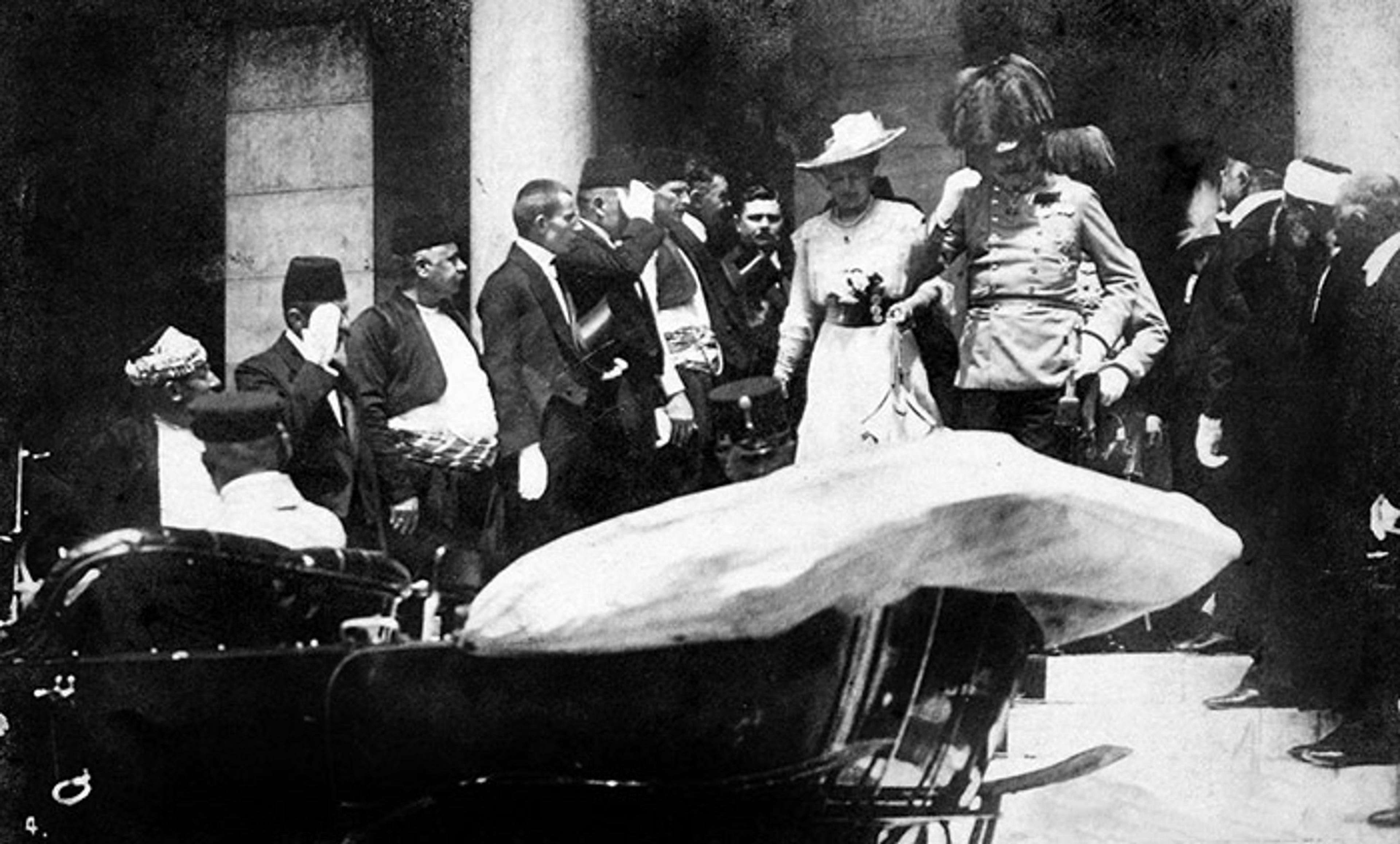 <p>Stop that car! Archduke Ferdinand and his wife Sophie leave Sarajevo Town Hall immediately prior to his assassination on 28 June 1914. <em>Courtesy Wikimedia</em></p>