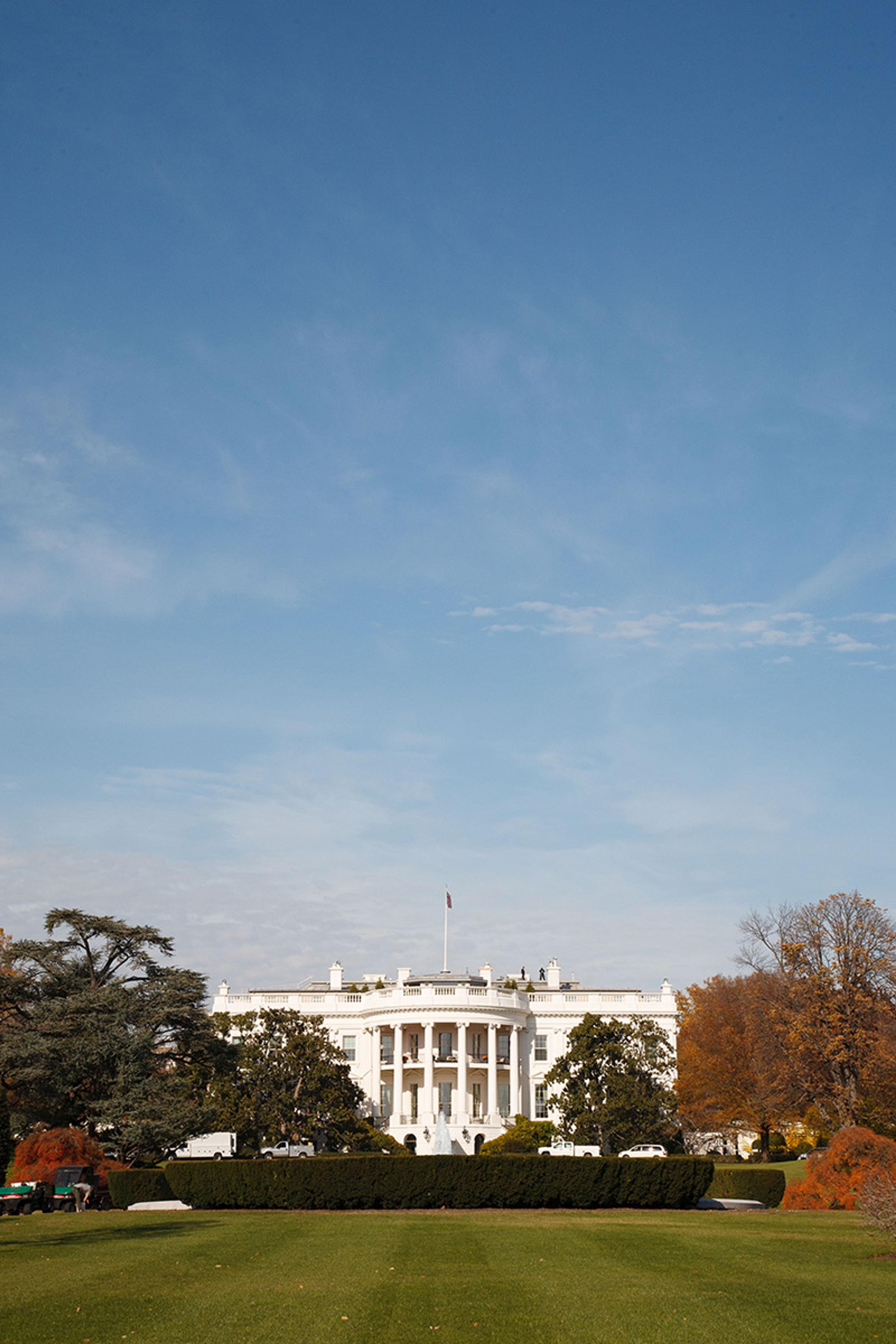 A portrait view of the White House in Washington, DC taken from the front lawn