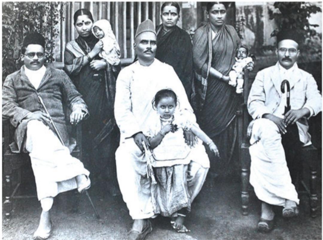 The_Savarkar_brothers_(Left_to_right)_Narayan,_Ganesh_and_Vinayak,_with_Shanta,_sister_Maina_Kale_and_Yamuna.jpg